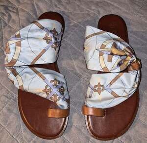 Tory Burch Scarf-Print Leather Toe-Ring Flat Sandals